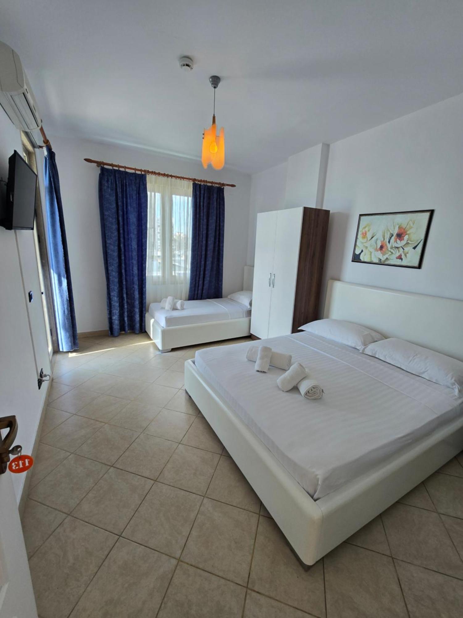 Blue Amr Hotell Škalngur Exteriör bild