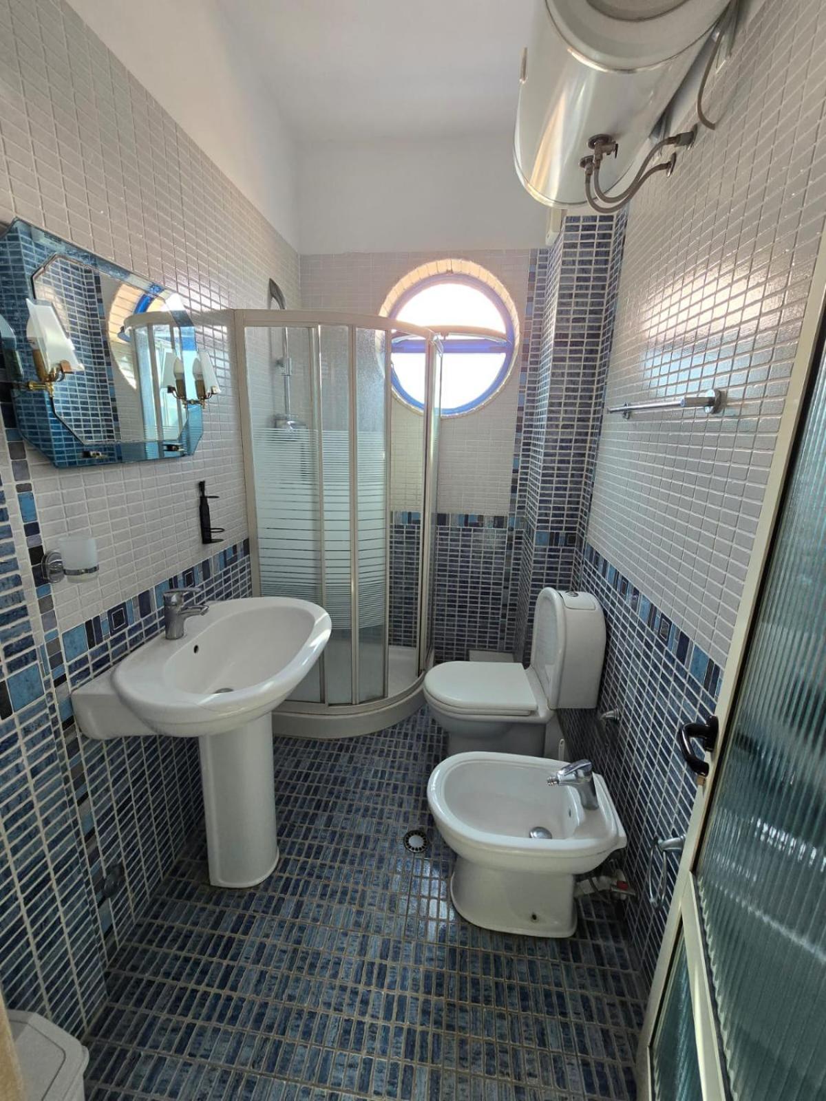 Blue Amr Hotell Škalngur Exteriör bild