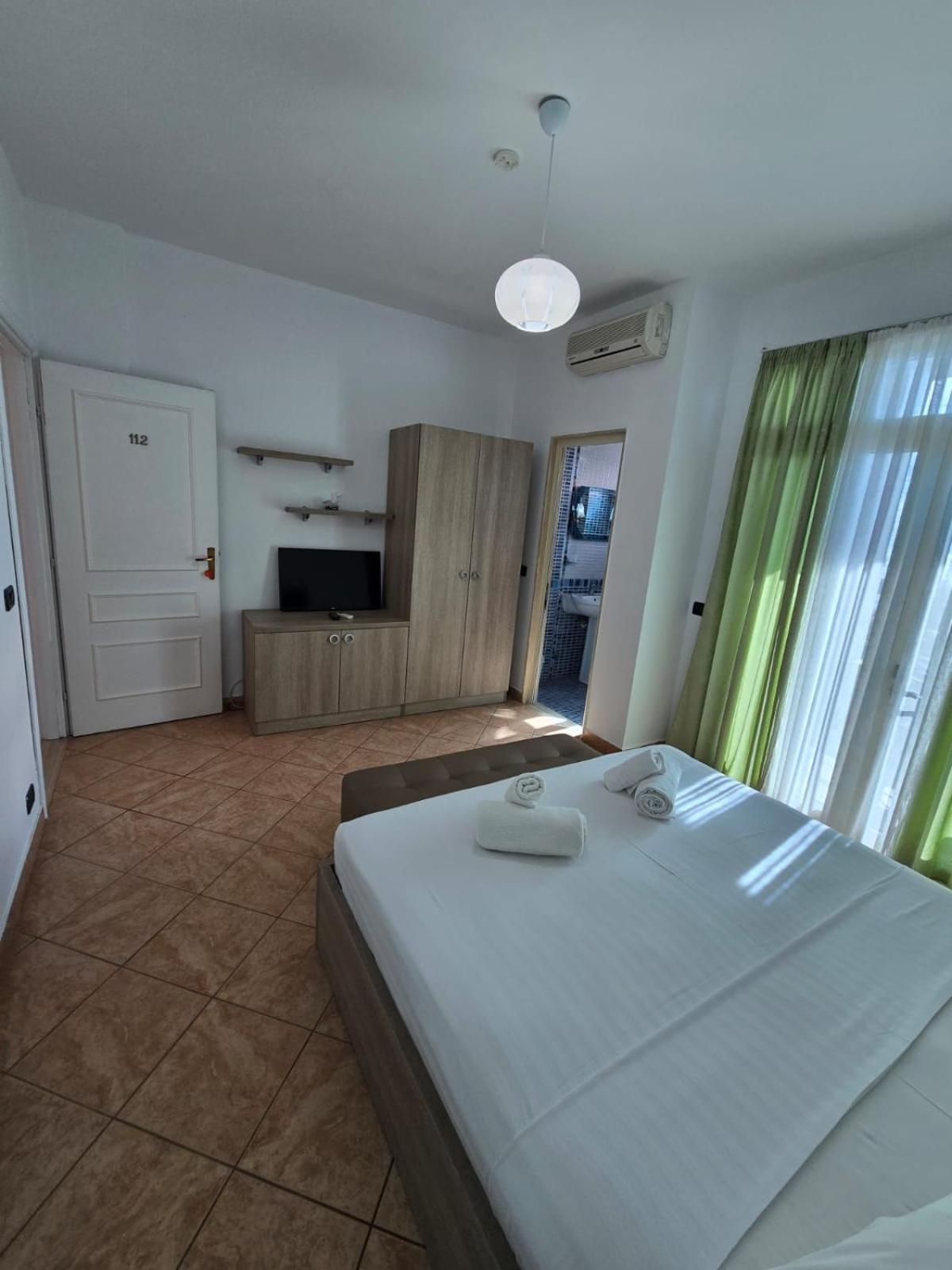 Blue Amr Hotell Škalngur Exteriör bild