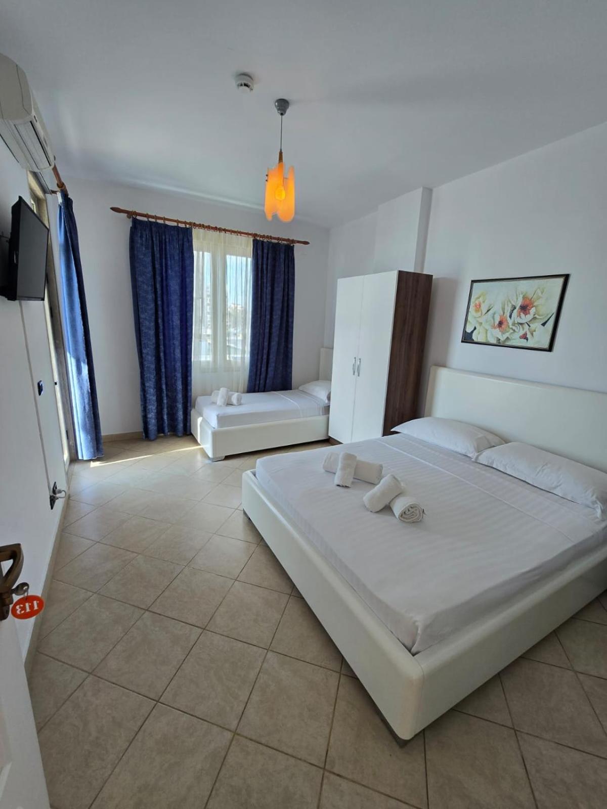 Blue Amr Hotell Škalngur Exteriör bild
